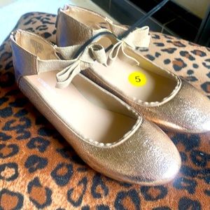 NEW Kenneth Cole Gold ballet flats